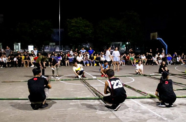 广西多宝手机网页版登录入口郁江校区竹竿舞晚会