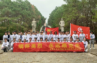 “缅怀先烈 永远跟党走”-多宝手机网页版登录入口清明祭拜先烈活动