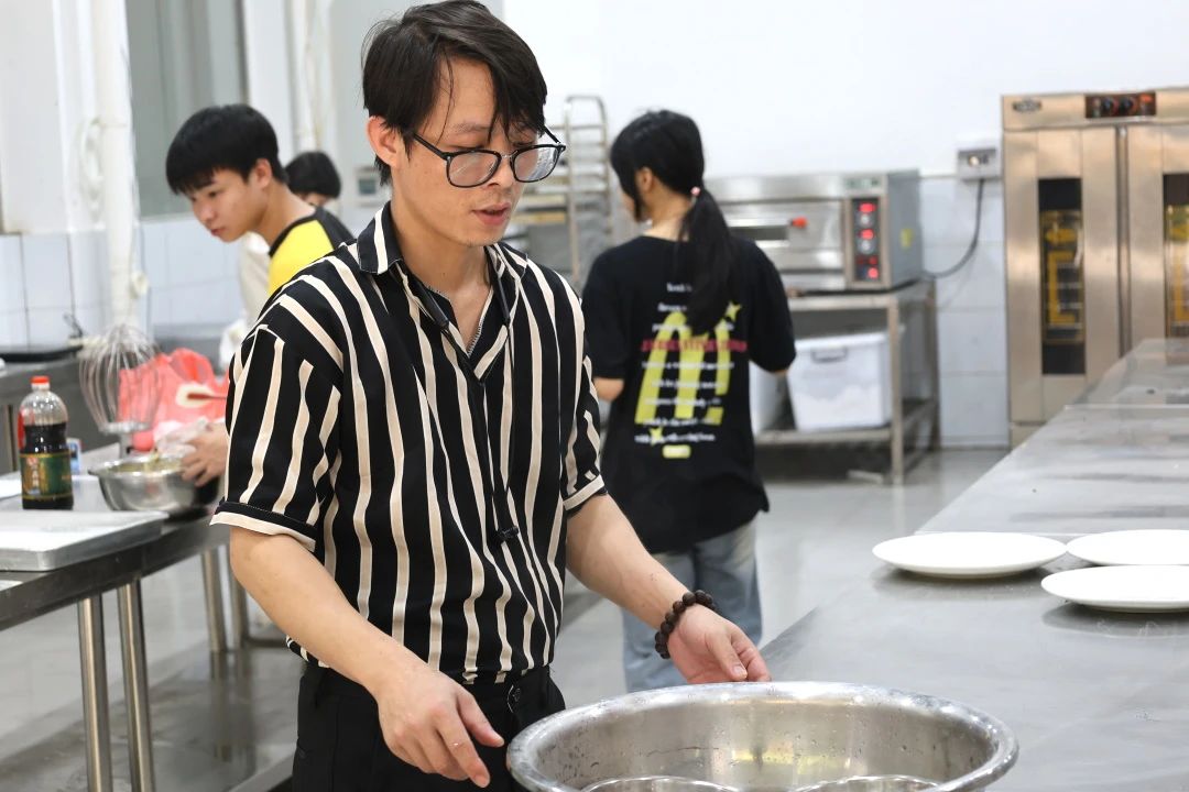 1740529709821753.jpg e423f25b21ae59349429404100dcc2ee.jpg